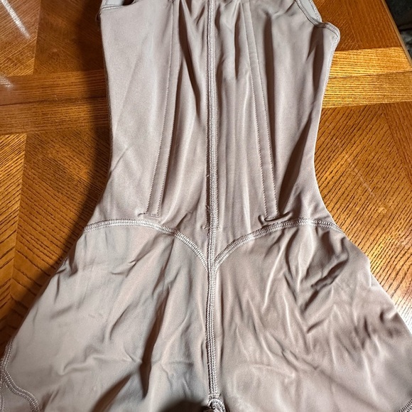 Melibelt 3031 Colombian Hourglass
Girdle with 7 Long Rods - Picture 5 of 9